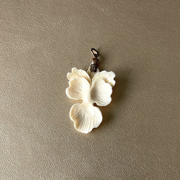 Ivory Flower Pendant - Picture 3 of 5